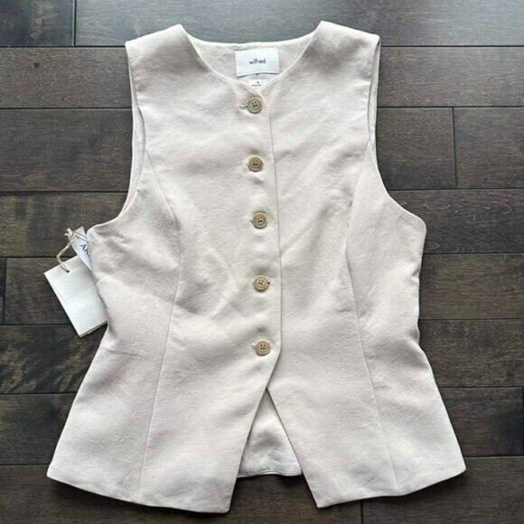 Aritzia Regal Vest - new with tags - Picture 2 of 4